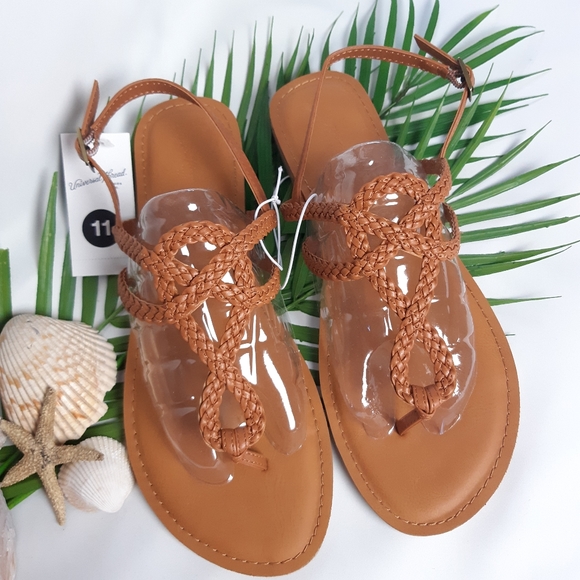 Universal Thread Shoes - NWT New Universal Thread Sandals
